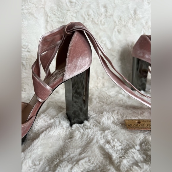 Valentino Garavani Velvet Strappy Sandal Heels in Poudre Ballet Pink so 38 US 8 - Picture 16 of 16